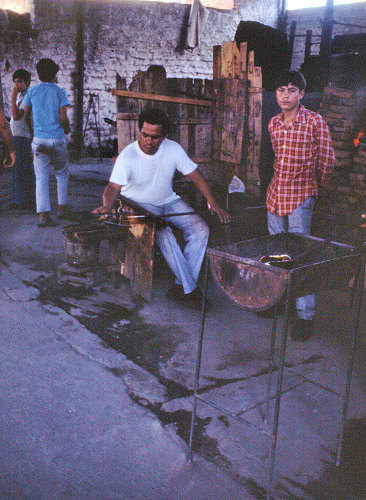 TlaquepaqueGlassBlowing3.jpg