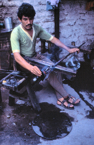 TlaquepaqueGlassBlowing5.jpg