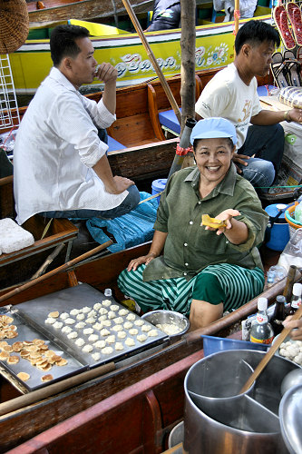 Thailand_Canals_FloatingMarket_9550.jpg