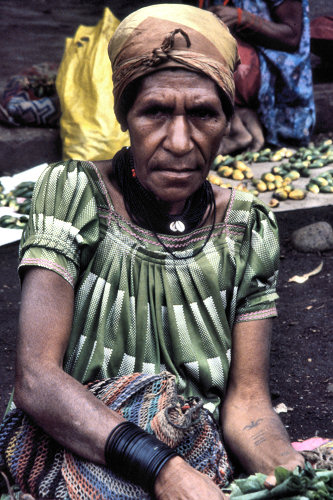 Goroka_25_Market.jpg