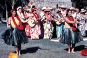 Hawaii_2_HulaDance_g